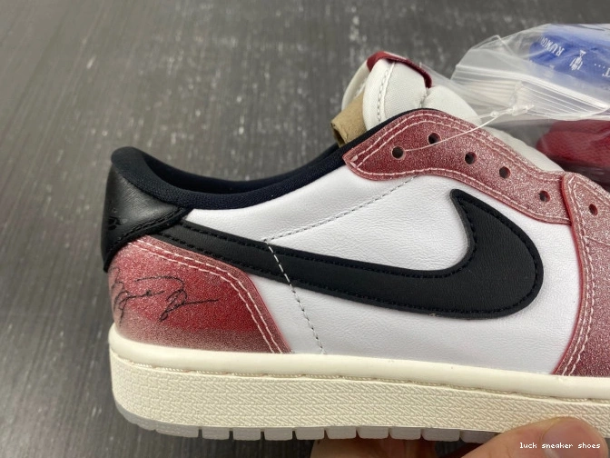 Reps LUCY OG 'RED BLACK' AIR ROOM FN0432-017 TROPHY JORDAN LOW 1 X 0716